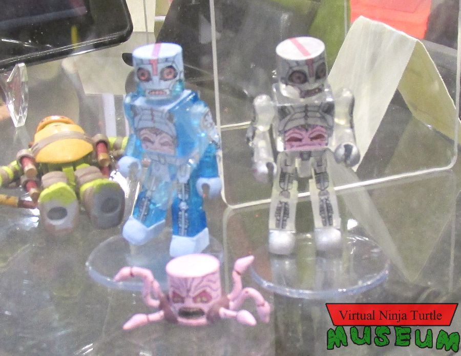 Kraang with Michelangelo in the background
